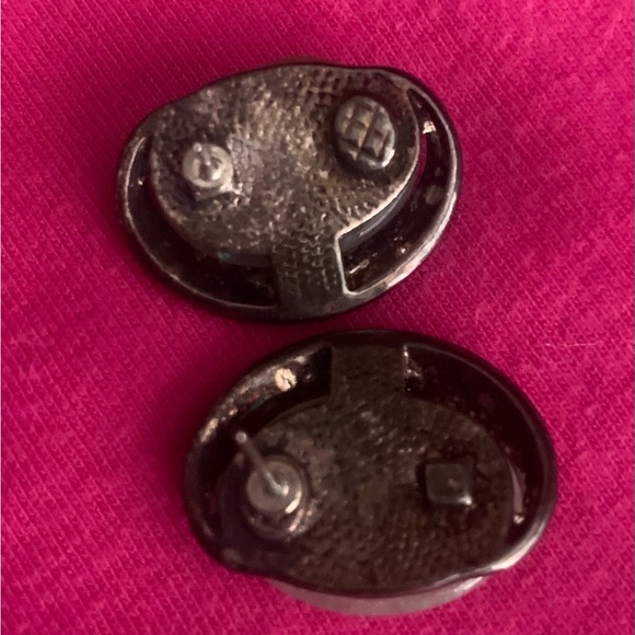 Vintage light green earrings post - Picture 3 of 3